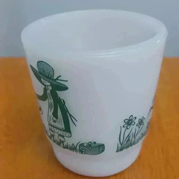 Vintage Termocrisa Green Holly Hobbie watering flowers  Coffee Milk Glass Mug - Picture 5 of 7